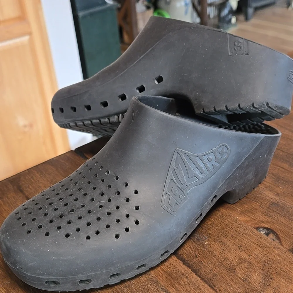 Calzuro Classic Work Clogs Slip Resitant Unisex Made In Italy Size 36/37 EUC - Picture 2 of 8